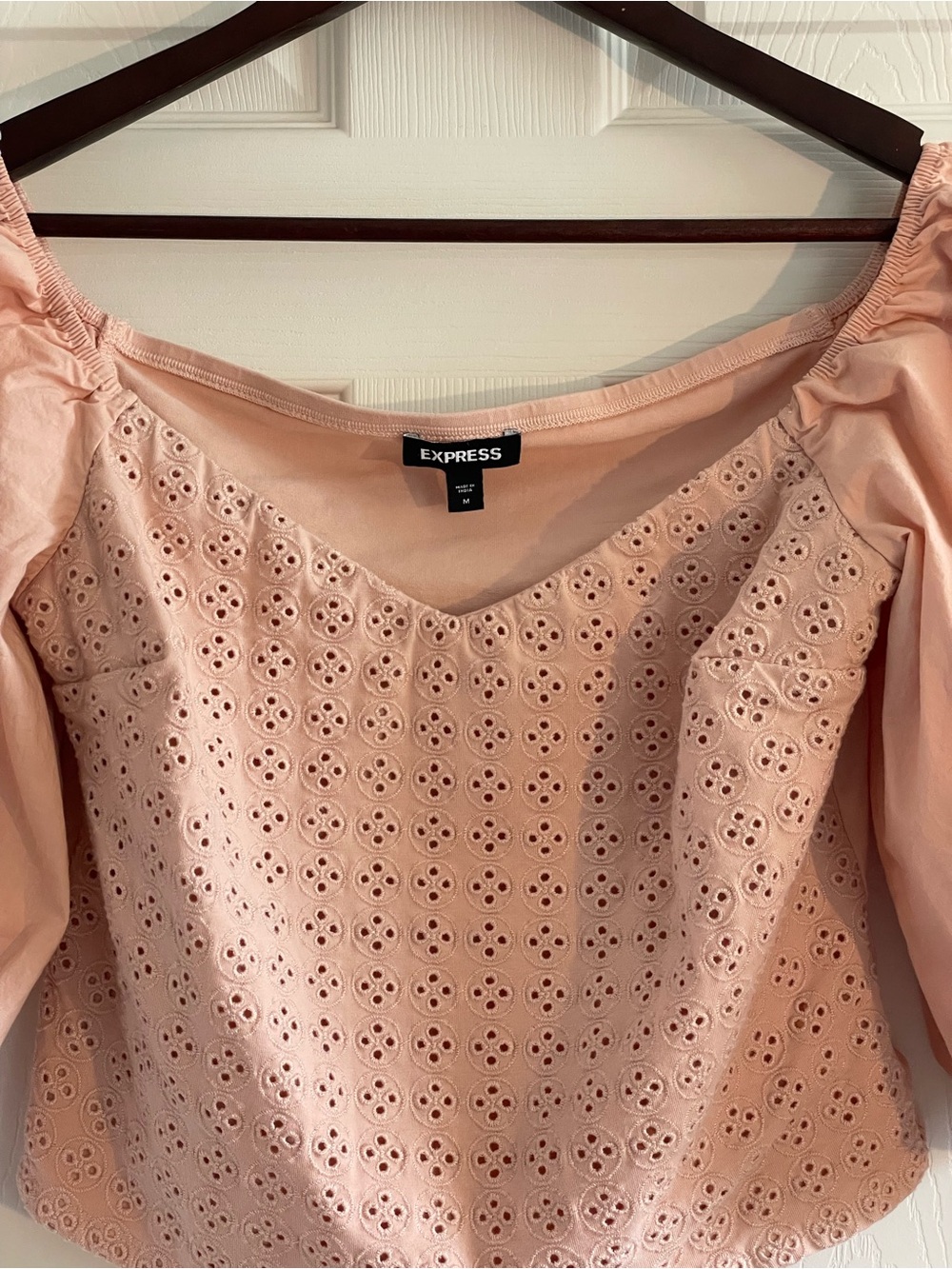 Express Blush Pink Eyelet Puff Sleeve Crop Top Size M - Picture 2 of 6